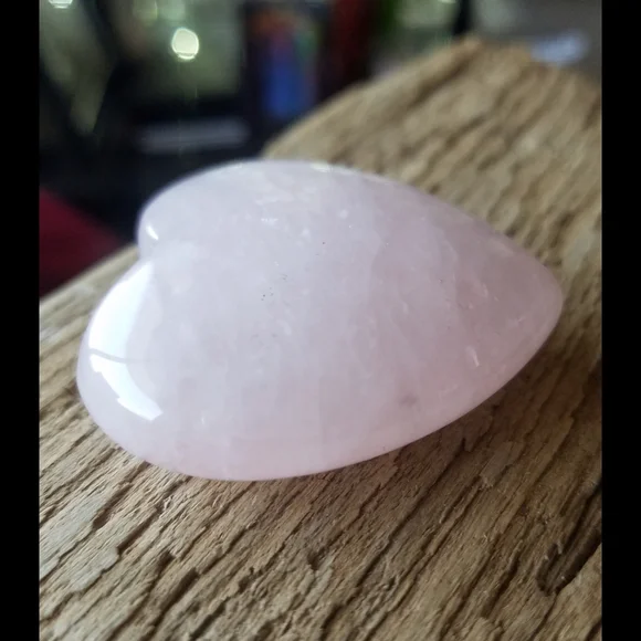 🌙💖Rose Quartz Heart Palm Stone - Picture 7 of 11
